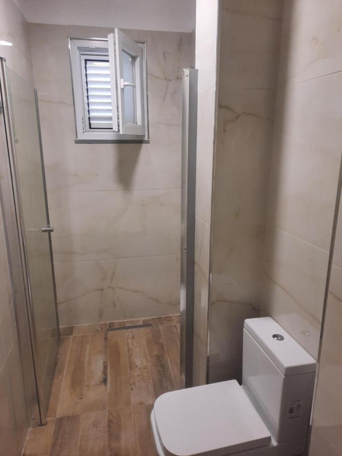 Villa Bujtina Lugina E Vjoses Përmet Esterno foto