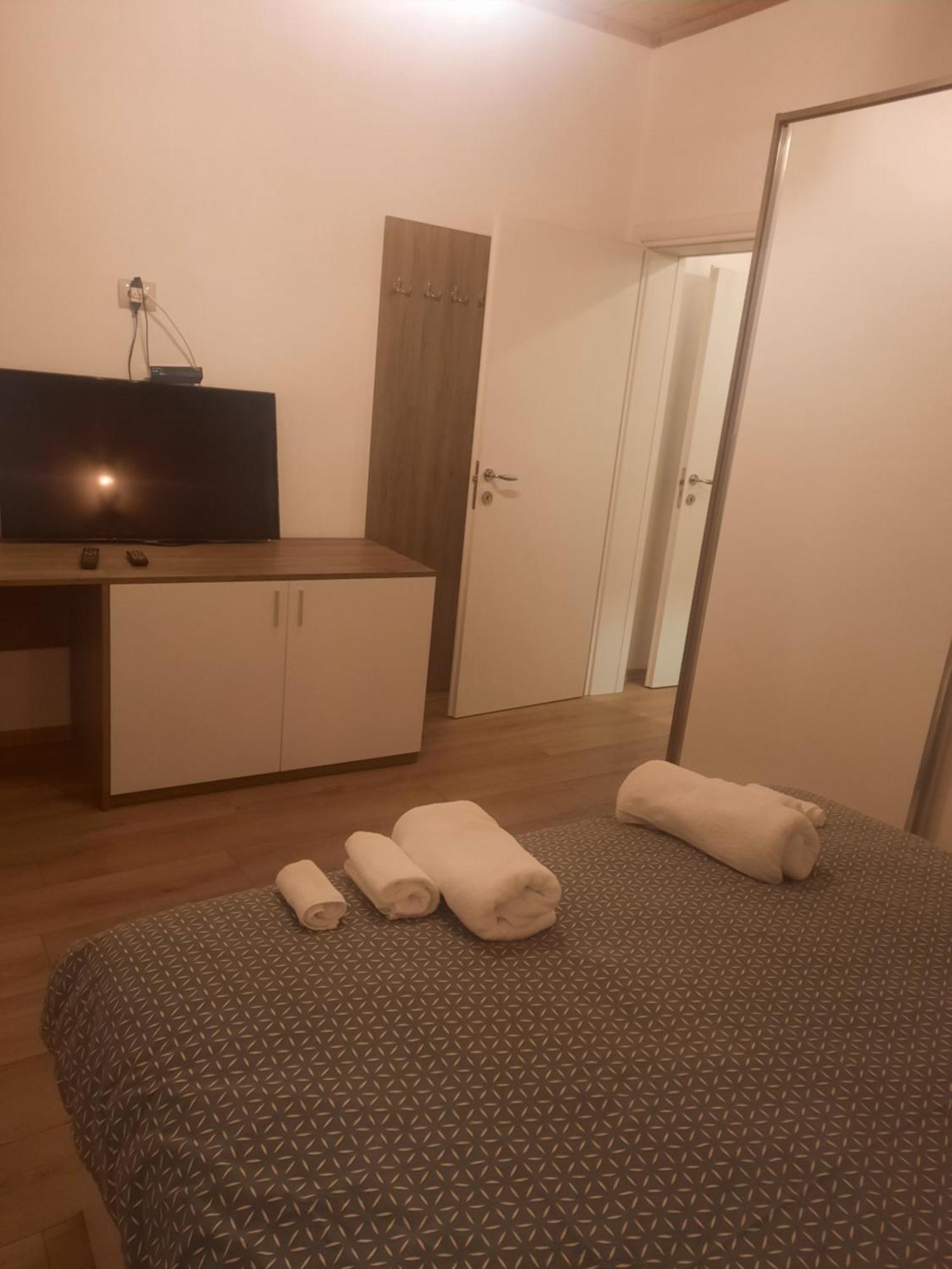 Villa Bujtina Lugina E Vjoses Përmet Esterno foto